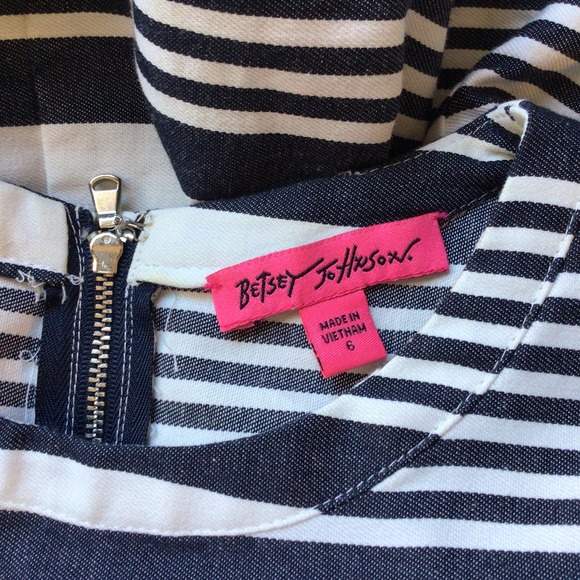 Betsey Johnson Pleated Dress Sz 6 - Picture 7 of 8